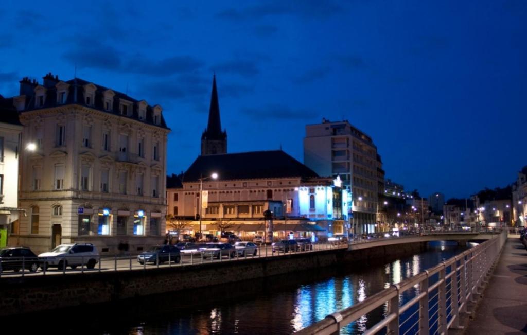 Brit Hotel Confort Le Limouzi Tulle Exteriör bild